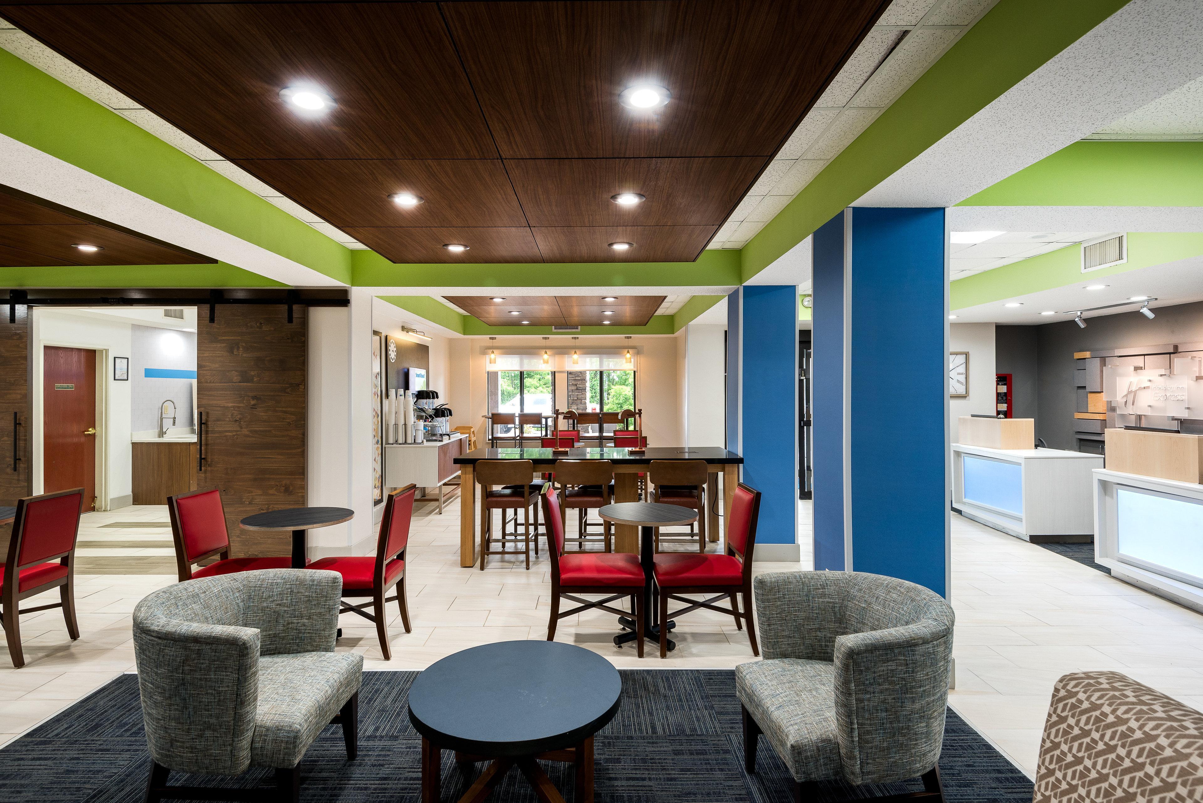 Holiday Inn Express Hillsville By Ihg Bagian luar foto