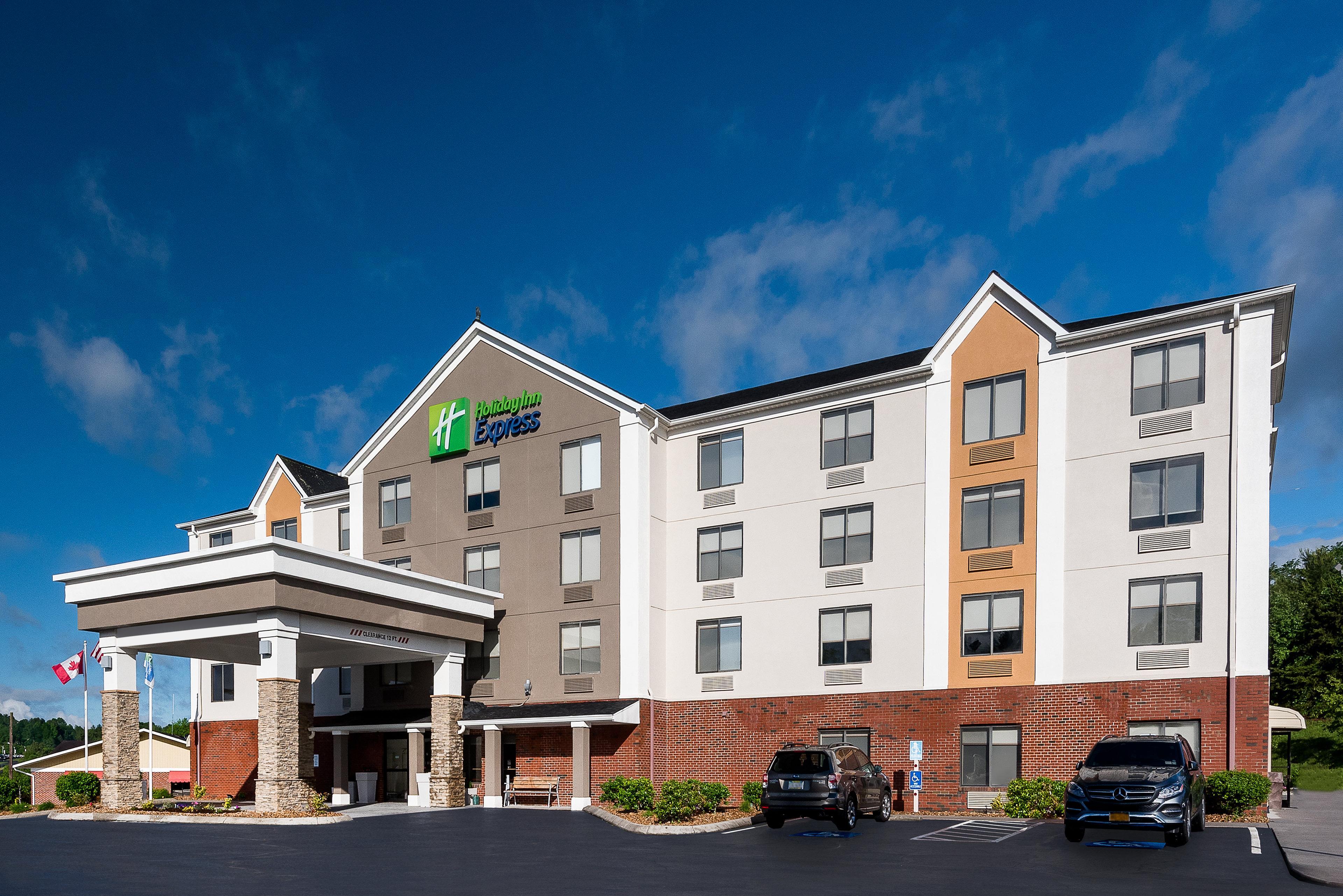 Holiday Inn Express Hillsville By Ihg Bagian luar foto