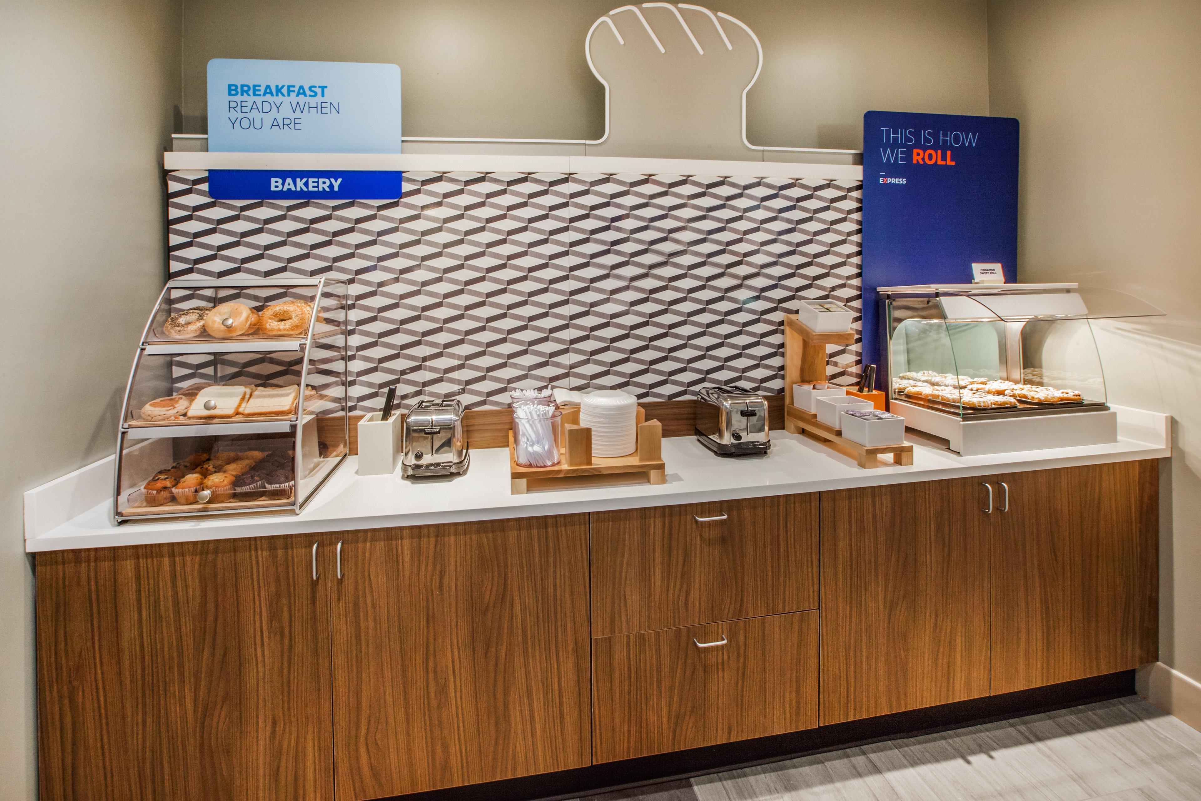Holiday Inn Express Hillsville By Ihg Bagian luar foto