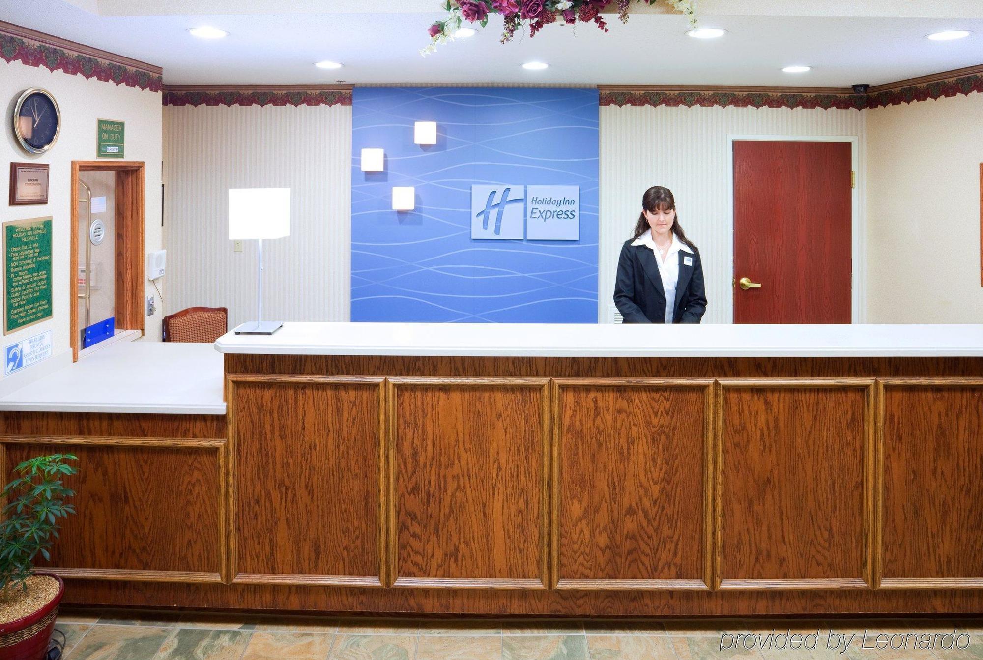 Holiday Inn Express Hillsville By Ihg Bagian luar foto