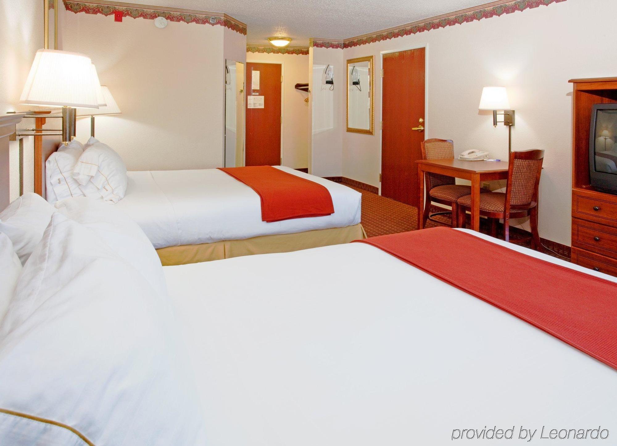 Holiday Inn Express Hillsville By Ihg Bagian luar foto