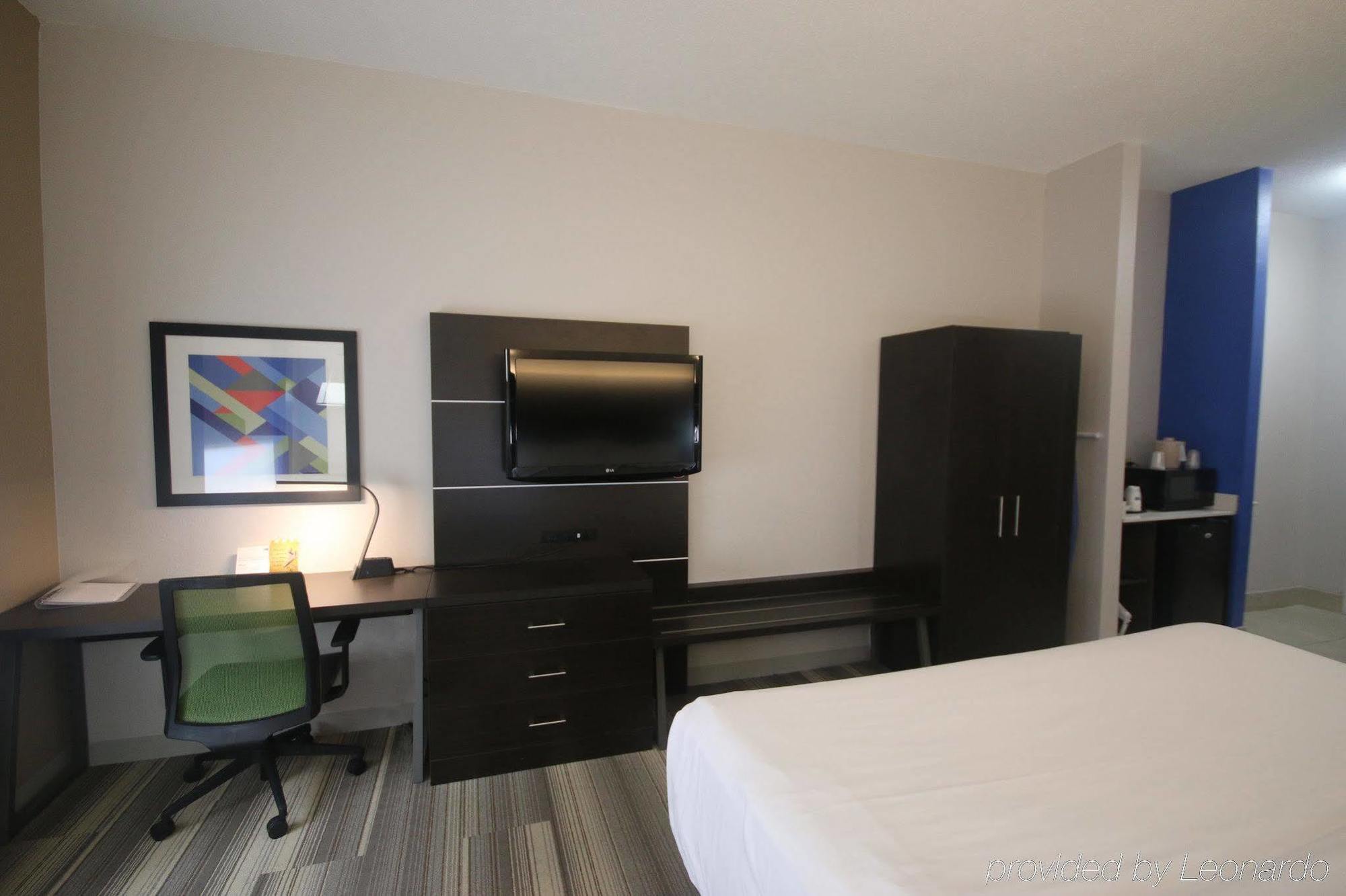 Holiday Inn Express Hillsville By Ihg Bagian luar foto