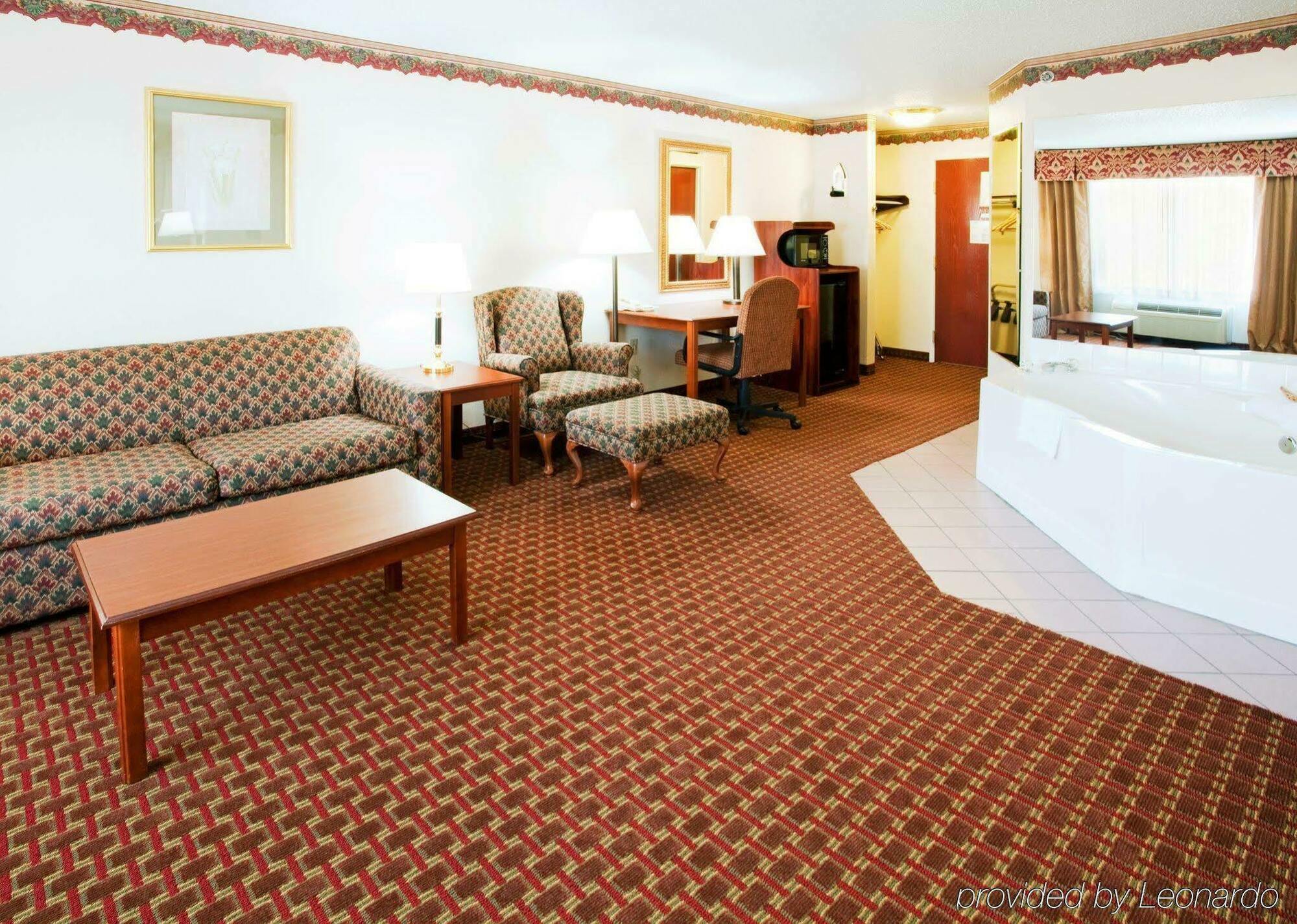 Holiday Inn Express Hillsville By Ihg Bagian luar foto