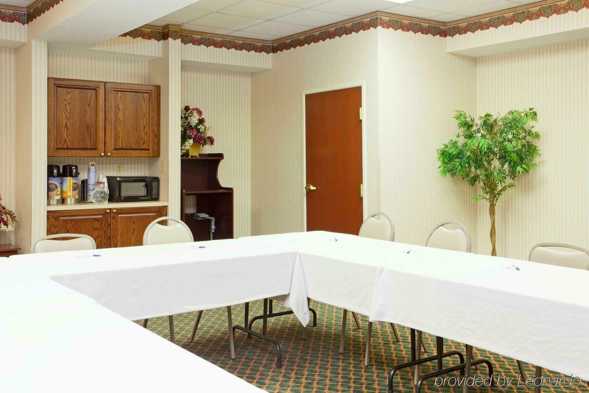 Holiday Inn Express Hillsville By Ihg Bagian luar foto