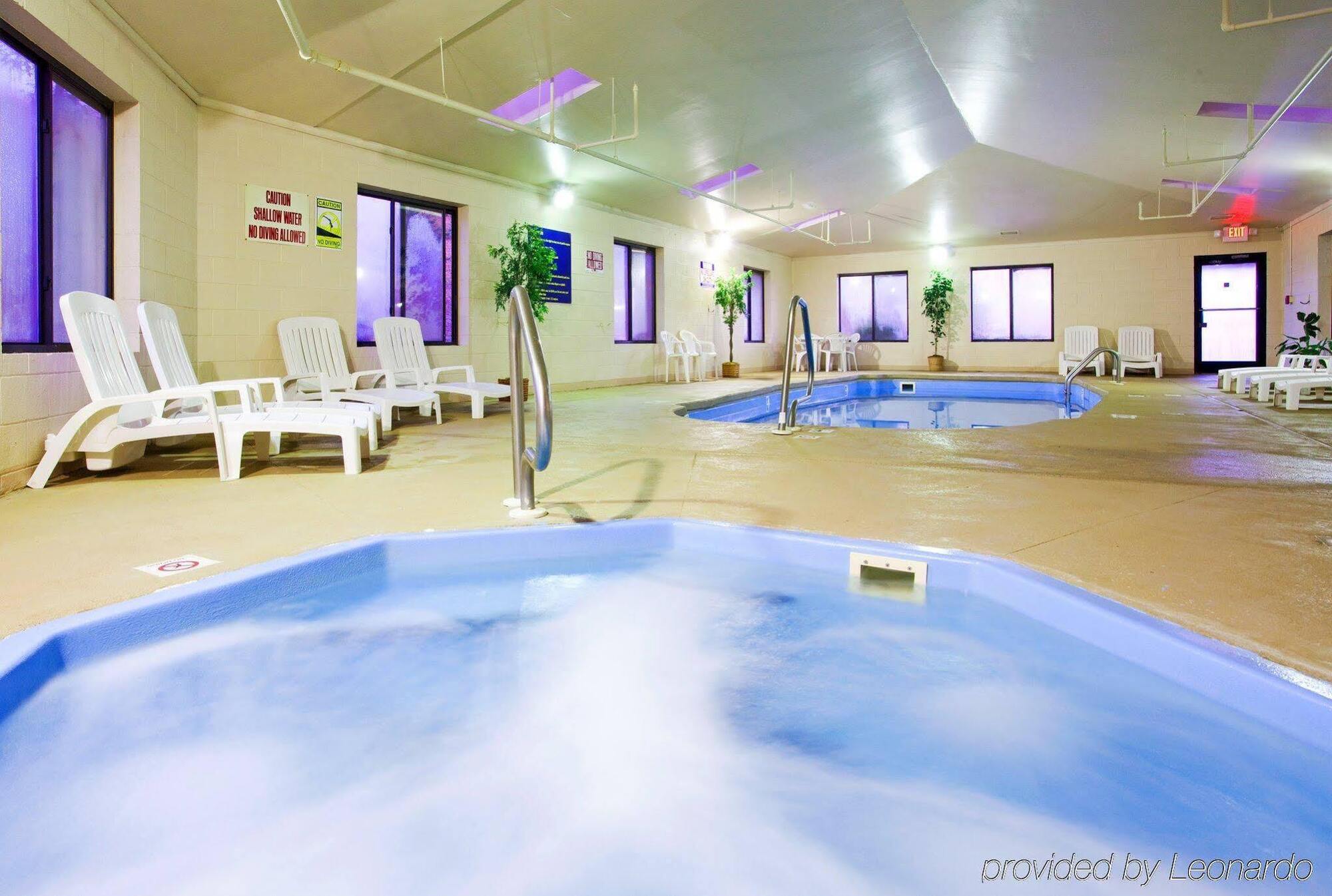 Holiday Inn Express Hillsville By Ihg Bagian luar foto